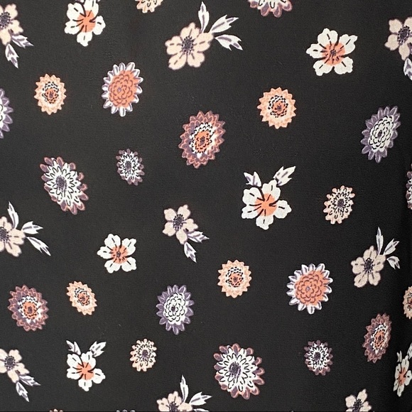 Loft Outlet Floral Sleeveless Blouse - Picture 4 of 6